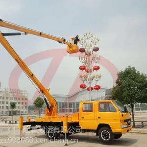 昆明高空车出租 节日彩布高空安装 高空挂灯笼