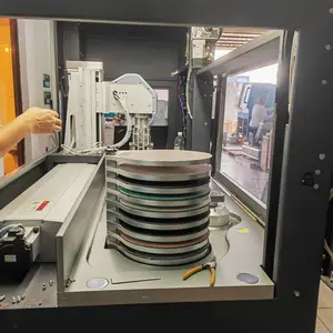 镜面研磨抛光自动化操作,12道多工序系列机器人操控