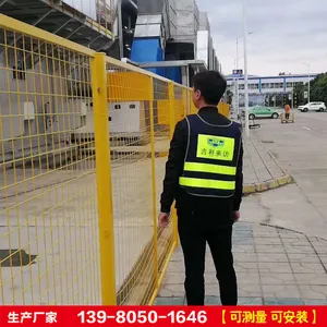 成都护栏网厂定制各种车间隔离网浸塑铁丝网机器仓库快递分拣隔离栅