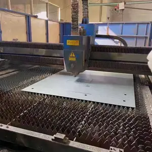 降价出售:深圳大族2500瓦光纤激光切割机,台面2米*4米,双交换工作台!工厂生产使用中,美国IPG