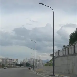 大庆太阳能路灯杆多少钱 太阳能路灯 价格超乎想象