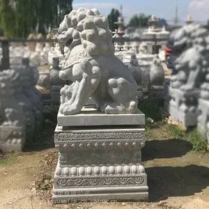 ��ʯʯͷʨ�� ������ʯ��ʨ��һ�Ի�����ʨ�ӵ�λ�ſڰڼ�