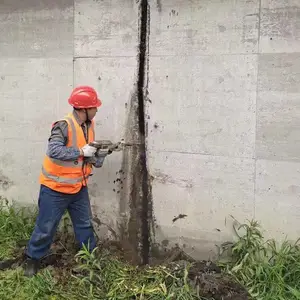 ֮���нӺ�������ˮ�ܵ���ѹע����©-ˮ��վ�����©��©����