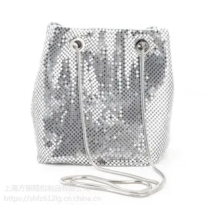 金属片拼接零钱包浅金色铝片包手拿式铝片小化妆包 亮片晚晏包