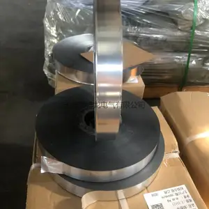 �������ܸ��ϴ�����ɫ�ͱ�ɫ