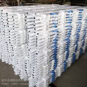 ��ũ���ƺΧ�� ѧУ��̳�ֻܸ��� ͥԺ��԰������