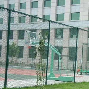 综合体育场护栏 网球场勾花隔离网 校园操场安全围栏