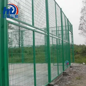 果园护栏网 铁丝网围栏定做各种规格 西宁宏特金属丝网光伏场区围栏网