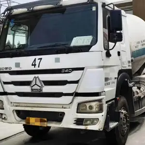 广西玉林没活干急转让11万出手一台14年豪沃10方水泥罐车