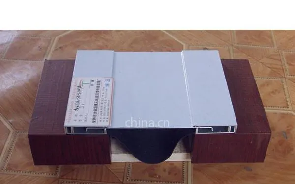 供应供应内墙卡锁型伸缩缝