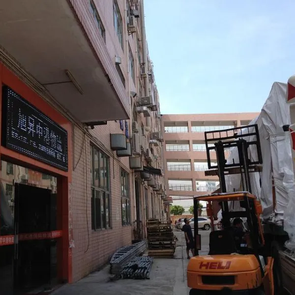 我司专业提供深圳--香港、新加坡的一切货物运输,办理提货,报关清关,运输,派送仓储等各项进、出口业务
