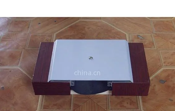 供应供应铝合金外墙面变形缝装置