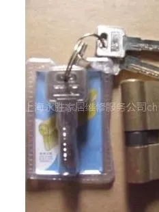 供应上海闸北区维修万嘉防盗门ノ换锁芯ノ更换防盗门拉手 门铃ノ安装防盗门猫眼