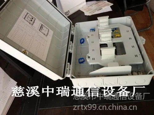 供应1分32光分路器箱 插卡式32E光分器箱