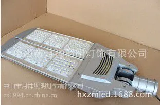 供应供应180W白光LED路灯头,点阵式,散热好,光衰小
