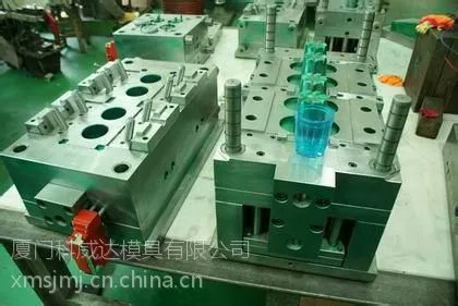 专业制造加工塑料模具的公司工厂，厦门科威达模具有限公司
