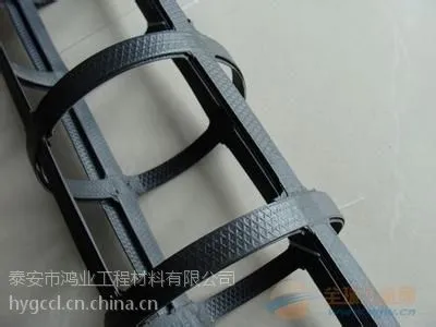 山东土工格栅厂家 整车速发钢塑复合土工格栅整车速发18661312692