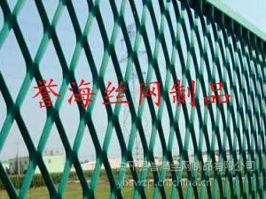 供应【长期供应】钢板护栏网 防护网