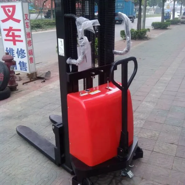 供应手动搬运车、手动堆高车、半电动叉车、油桶车、全电动堆高车、全电动搬运车、油桶车、专业叉车维修。