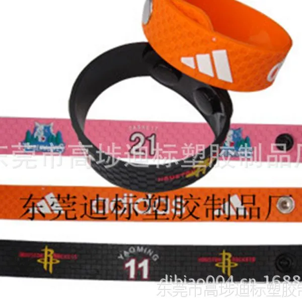 供应厂家生产PVC软胶手腕带 美少女时尚潮流手腕带 LOGO手腕带订做