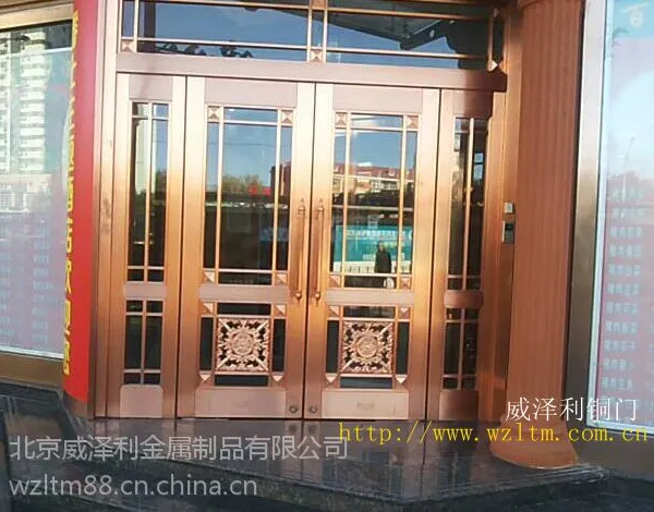 仿铜门