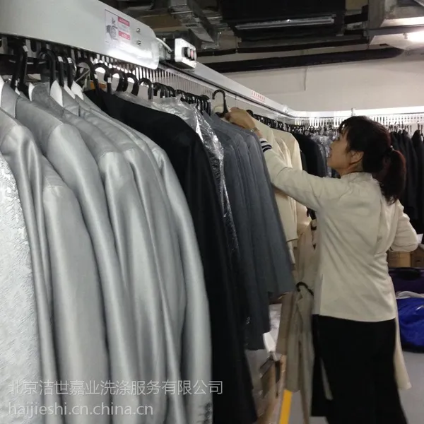 海洁斯厂家定做Z1000酒店洗衣店制服路轨衣物输送线