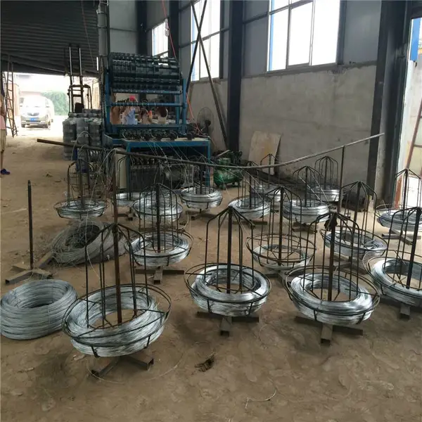 草原围栏铁丝网的生产厂家是优盾筛网厂
