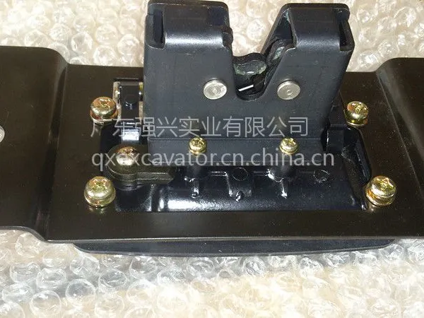 供应供应斗山挖掘机锁紧机构,挖机后盖锁,大宇钩机后盖锁,斗山原装正品