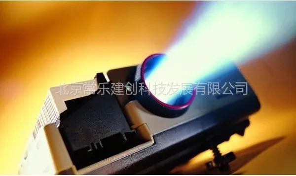 ��Ӧ����ͶӰ������ͶӰĻ������ͶӰ�޷��л��������Ż�