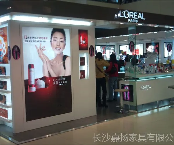 供应长沙化妆品彩妆柜台,化妆品烤漆展柜,化妆品中岛柜价格,化妆品展柜优惠价格,长沙商场化妆品展柜定制