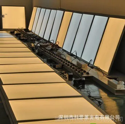 厂家供应暖白冷白可调光LED面板灯 质保3年已通过ce认证铝外壳