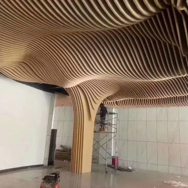 ��Ӧ���Ͳķ��ܵ���Բ�ܷ�ͨװ�ε���Ļǽ����������