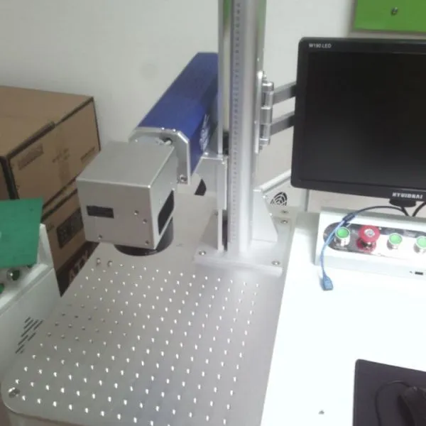 沙井新桥上寮庄村金桥充电器 手机壳 ABS PC材料激光镭雕机/打标机