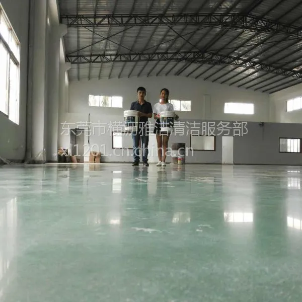 广州厂房耐磨地面起灰尘如何清理?天河区车间金刚砂地坪翻新、永久无尘