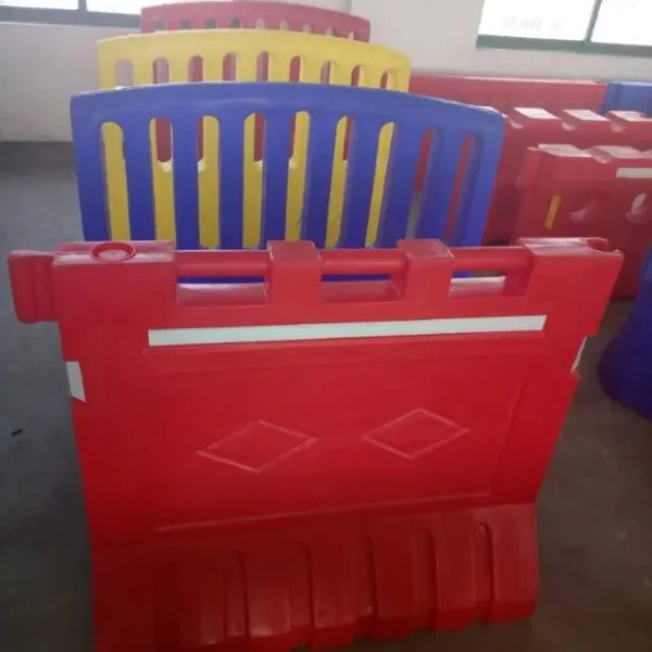 ������ʱ����Χ��ˮ������ ���ܸ�Χ��ˮ��������������ֱ��