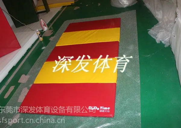 供应幼儿园防摔地垫深发体育定制