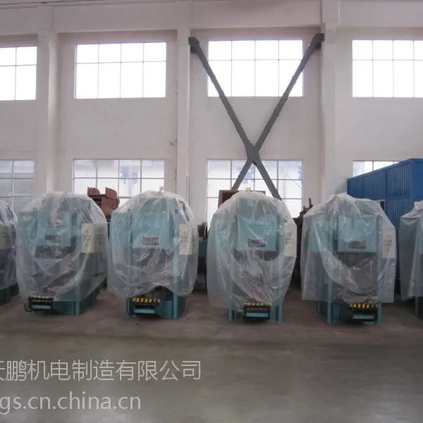 供应混凝土砖瓦成型机,一机多用,液压成型,性能稳定。