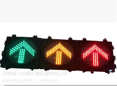 交通设施,红绿灯,道路指示牌,道路标线,交通信号灯