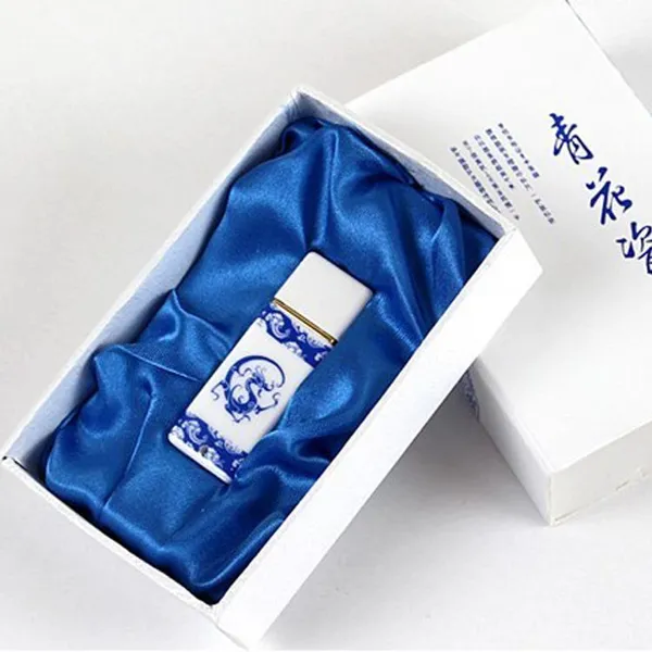 伊锐思经典中国结青花瓷16G优盘