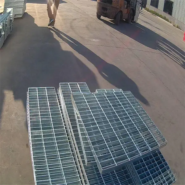 ������п�ع��ǰ� ��ˮ�Ӹǰ� ��·��ˮ����