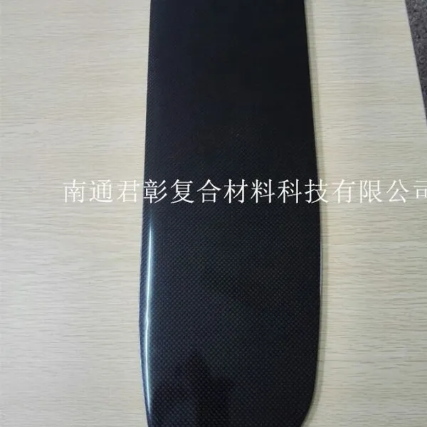 供应高强度重量轻的碳纤维飞机机翼