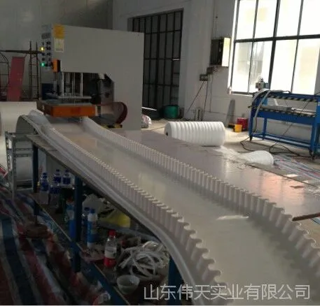供应 轻型输送带 白/绿输送带花纹防滑带 导条裙边输送带 耐磨耐切割