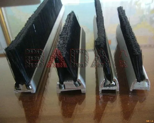 常年现货供应条形工具刷猪鬃.尼龙.马毛毛刷,毛条刷电梯毛刷