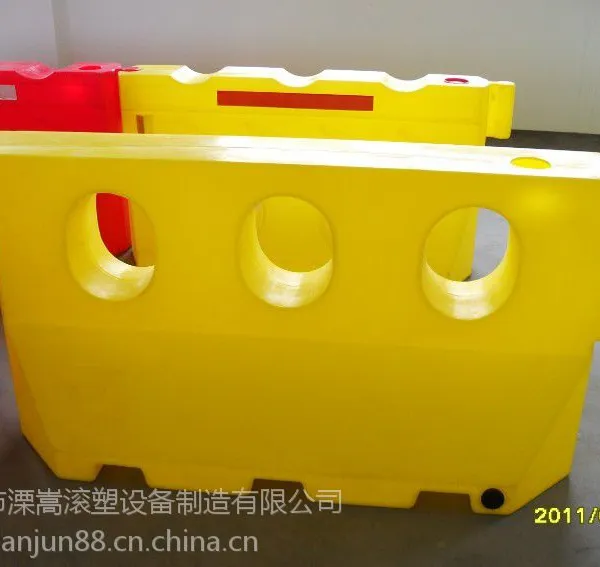 滚塑水马生产企业 滚塑水马生产厂地 三孔隔离水马