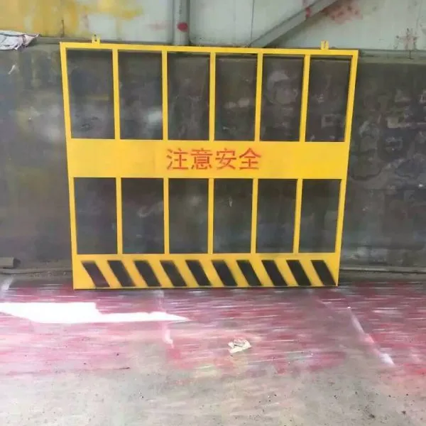 甘肃兰州工地电梯门 临时施工安全们 建筑电梯防护门 隔离栏
