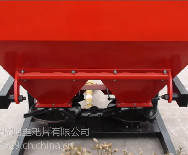 福田拖拉机配套三点悬挂式,2LFS-1000型撒播机工作幅宽 15-30.工作效率8-15km/h