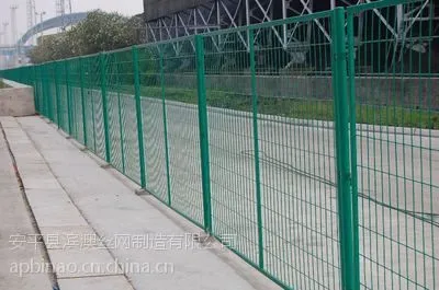 高速公路铁丝网@厦门哪有低价出售道路护栏网@护栏网专业生产厂家