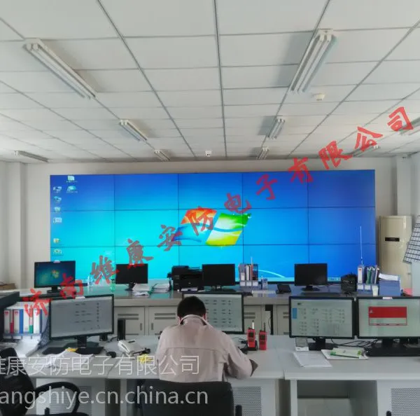 ��Ӧ����LCDƴ����46��500���ȳ�խ�ߴ���