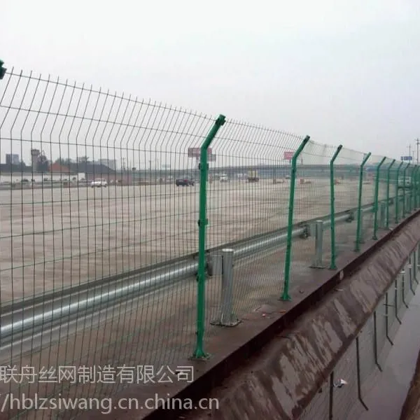 鄂州护栏网片,低碳钢丝护栏网片厂家销售热线