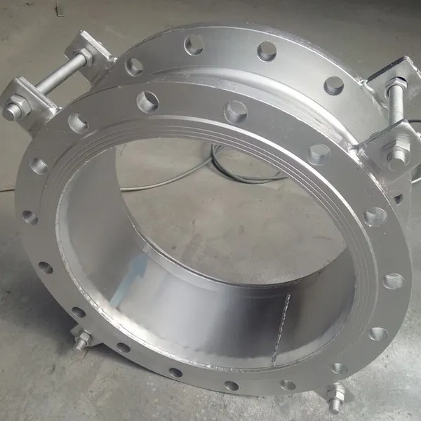 供应西藏通风采暖304耐腐蚀波纹补偿器DN300 8波不锈钢补偿器价格【顺通】